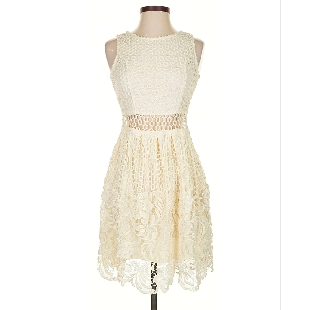 Romeo & Juliet Couture Cream Lace Midi Dress